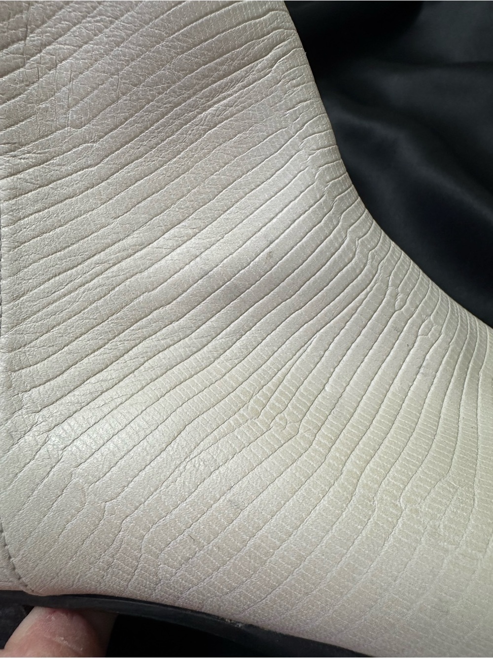 Frame le Maddox ankle cream boots euro 37.5 or 7 reg $498 - Picture 6 of 12